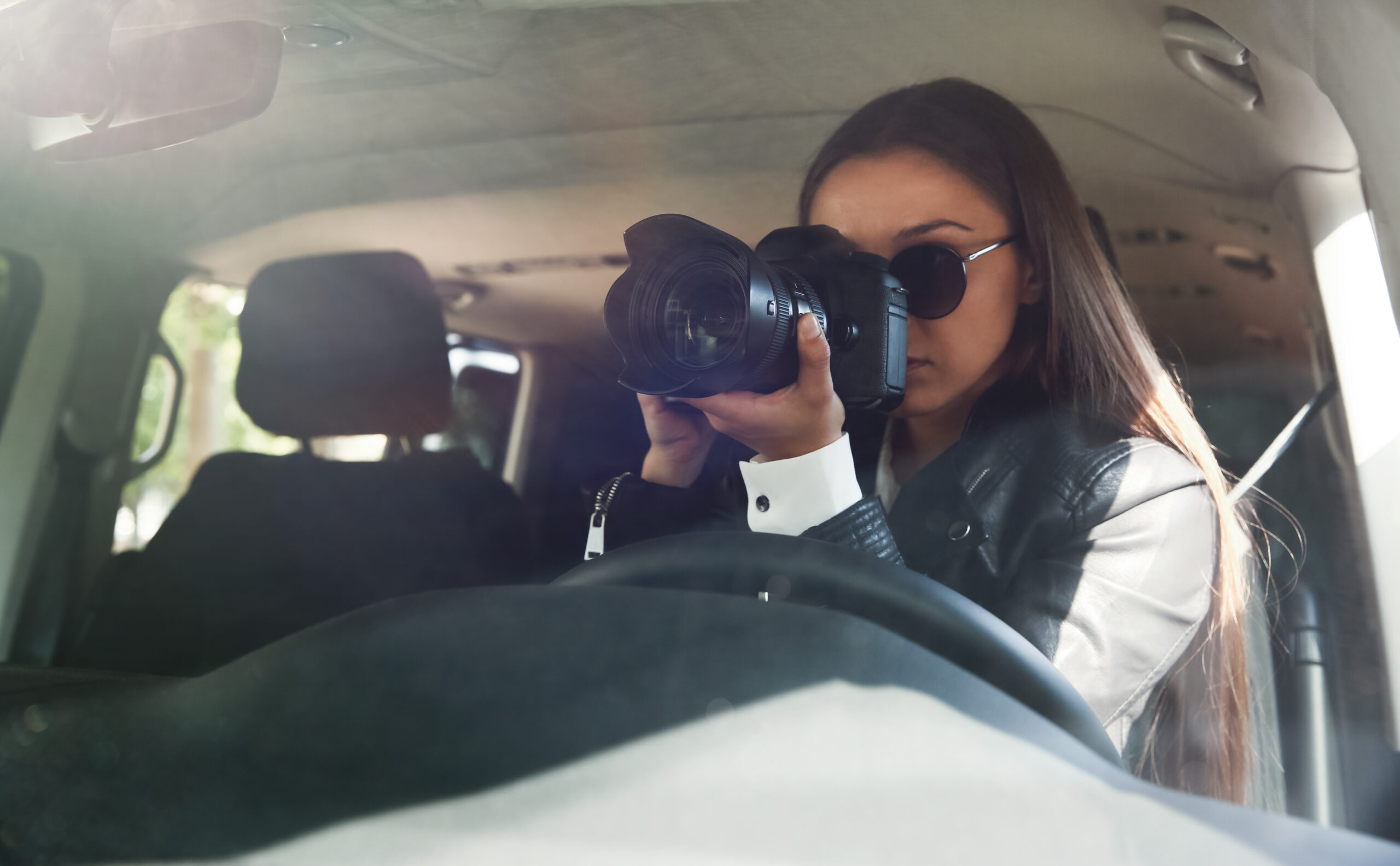 Licensed private investigator capturing the picture of suspect